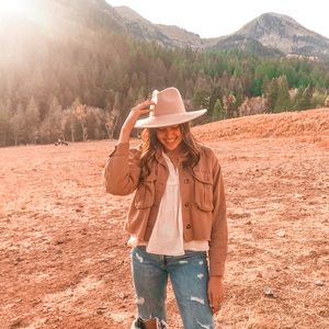 Meet your Posher, Maiya